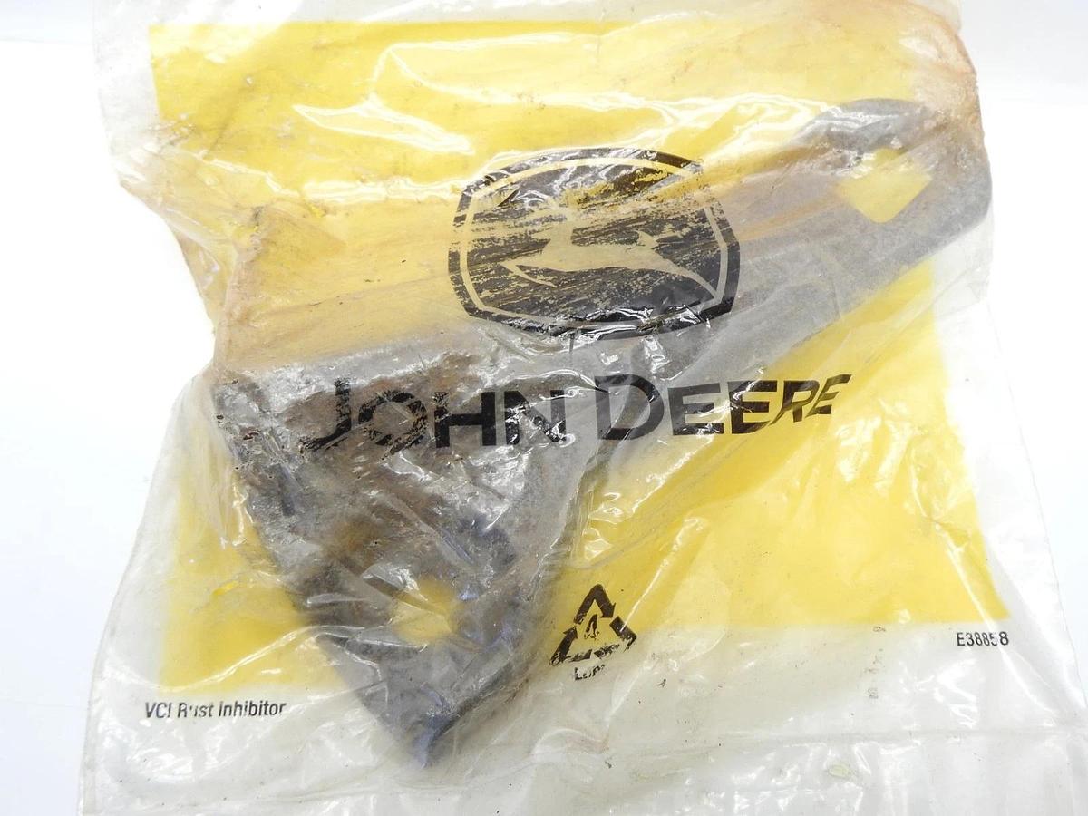 GENUINE John Deere E98137 Clockwise Accelerator OEM NEW