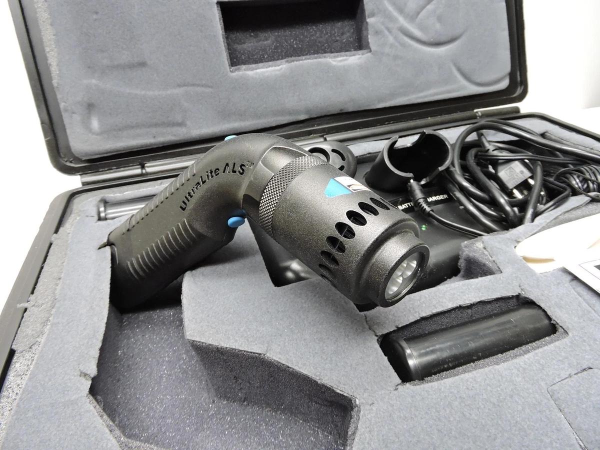 UltraLite ALS Professional Forensic Light Soruce Kit - MINT CONDITION!