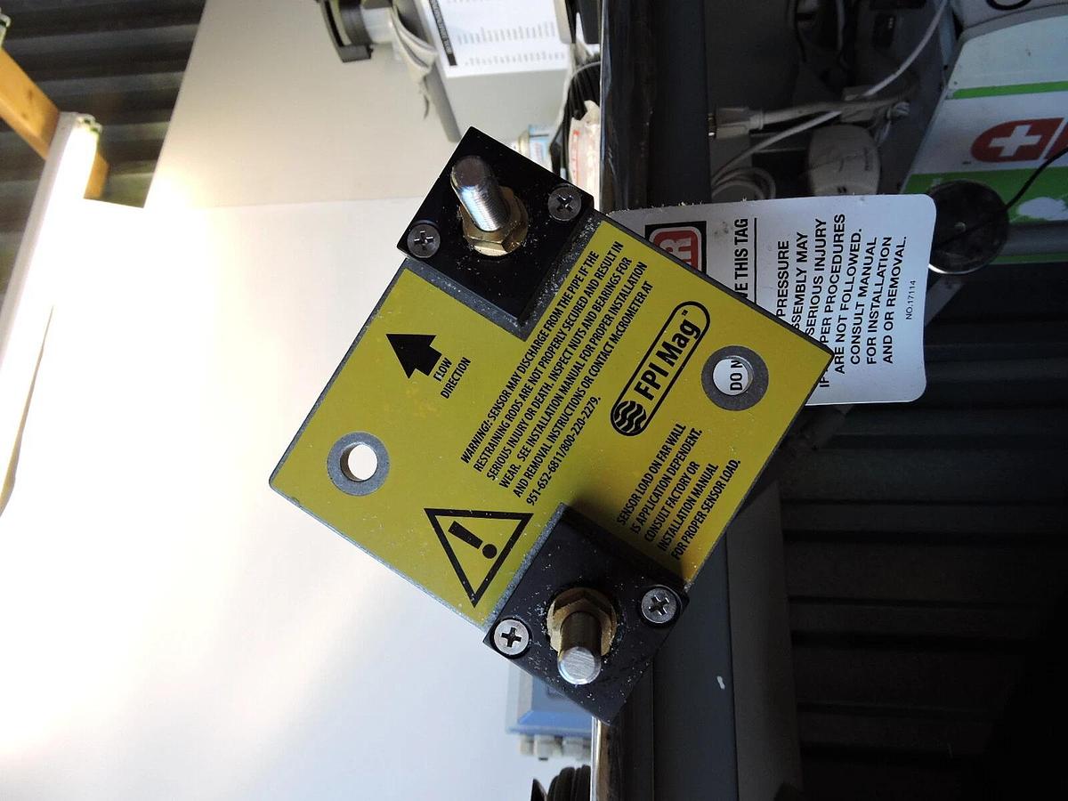 McCrometer Bi-Directional Electromagnetic FPI Mag 394 w/ 880003055 Converter