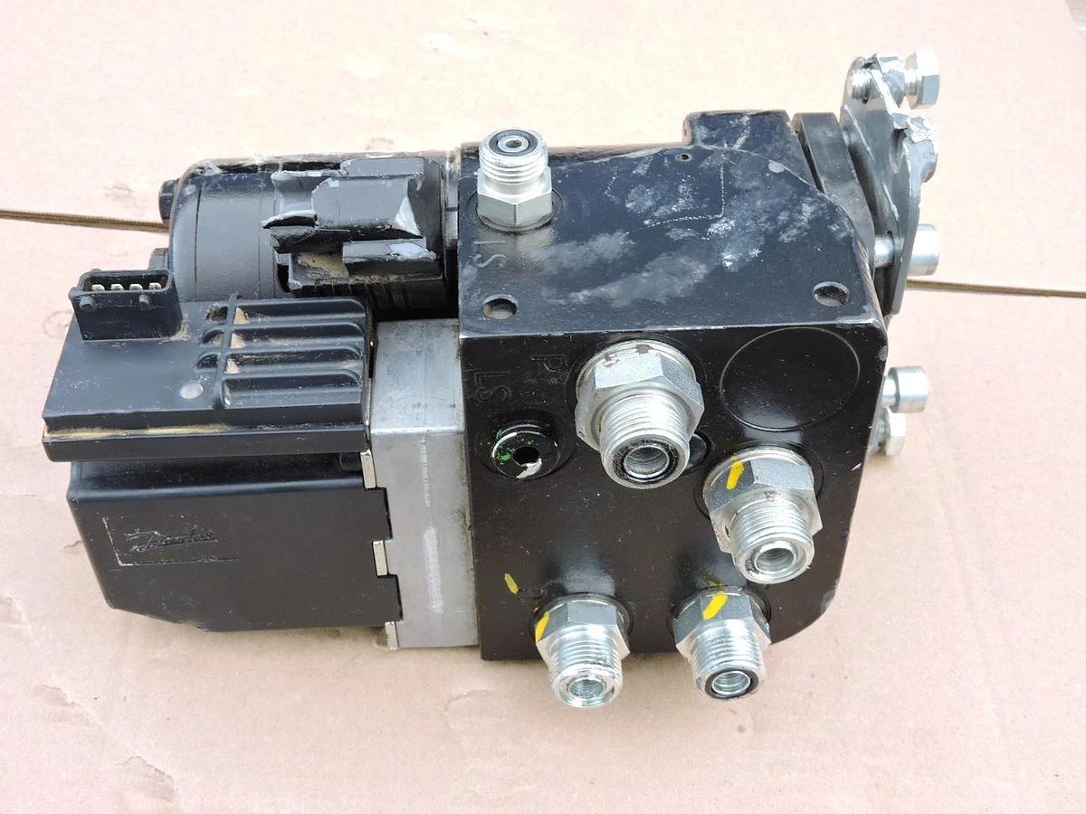 DANFOSS OSPEDF 60/200 LS Steering Valve - NOB NEW