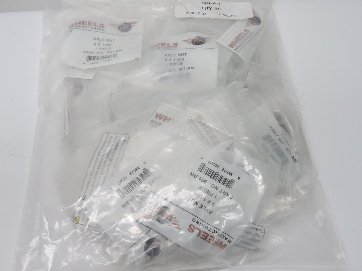 Wholesale lot of 35 Wheels Manufacturing 901-AN