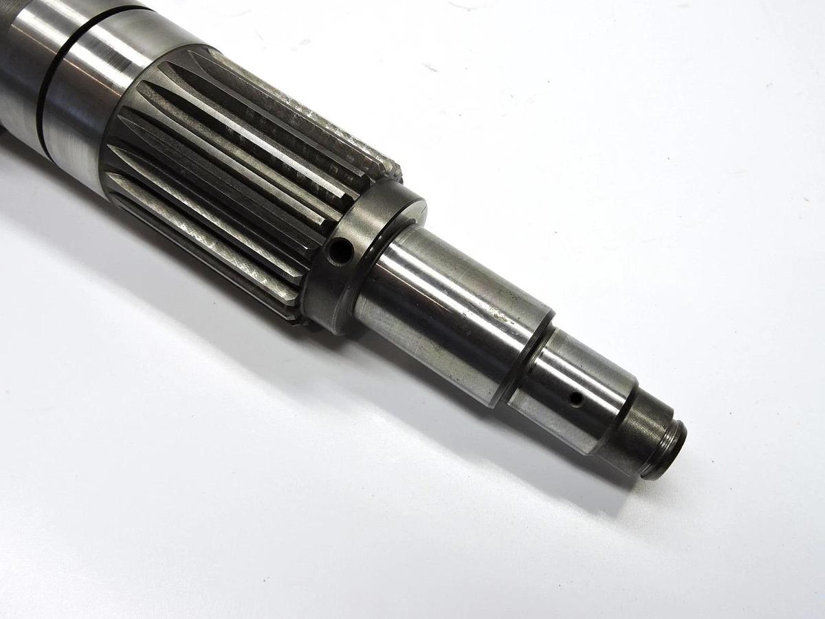 GENUINE John Deere Shaft L157993 Shaft - NOB NEW!
