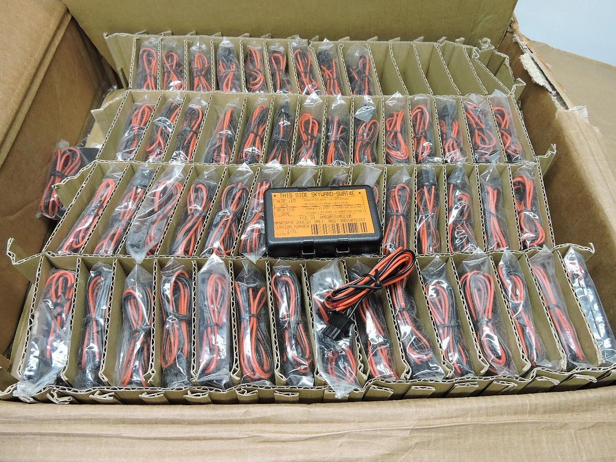 (250) Skyward SWAT 800 4E Oragne GPS Module Tracking Device - NEW