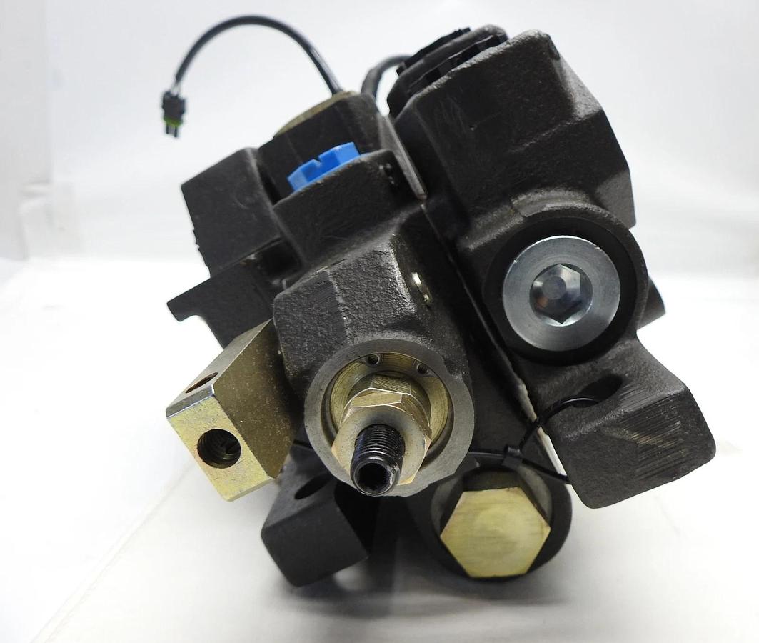 Parker VA6114 Solenoid Valve VA6114-3001-140C (VA61143001140C) - OEM NEW