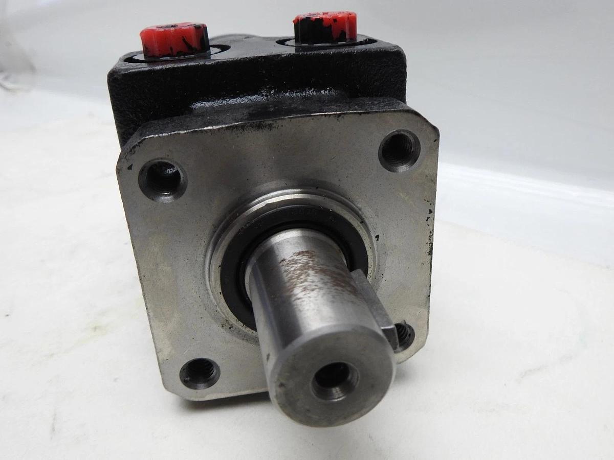 Parker TE0195FP100AAVE Hydraulic Motor TE0195 Series (4 Bolt, Keyed Shaft) NEW
