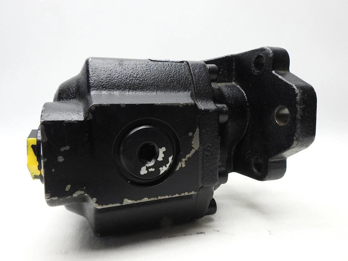 HVYA Hydraulic Gear Pump 14562128 082L-BI-6H0-SAE-No Bearing Cardan 82 Mounting