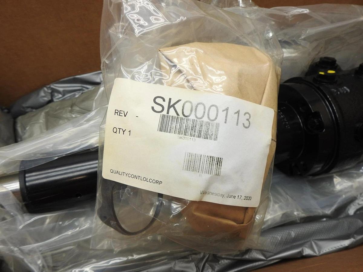 CNH L101493 Steering Gear K67293 K67292 TRW HeavyEquipment Steering Box HGA28015