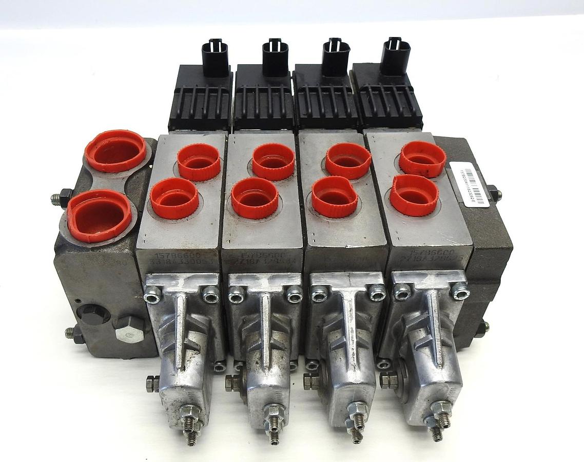 Danfoss PVG 32 /4 Proportional Valve 3335 PSI w/ 157B4292 11094176 - OEM NEW!