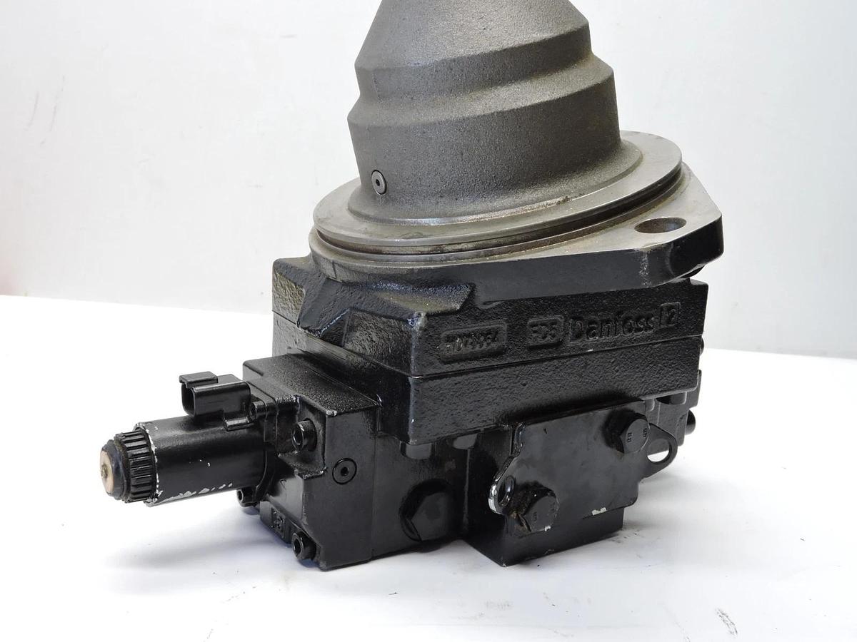 GENUINE John Deere AKK29180 Standard Cruise Rear Hydraulic Motor - OEM NEW!