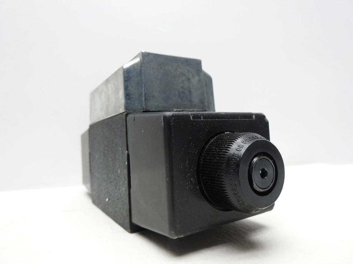 Eaton Vickers DG4V4-012N-M-W-B5-10 Solenoid Valve 02-355395  - GENUINE OEM - NEW