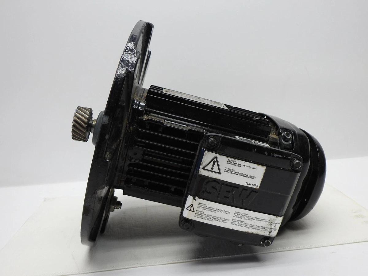 SEW Eurodrive SAF97 3PH Electric Motor 60 Hz, 1HP SAF97 EDRN80M4/CICIID2/TF/AL/C