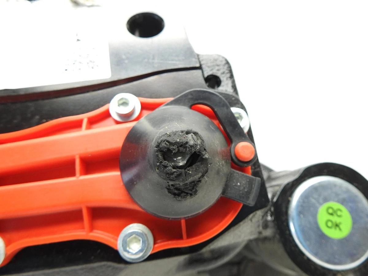 WEBB BR4700-41 RH MC225 Truck Air Disc Brake Caliper / Carrier Assembly K081142