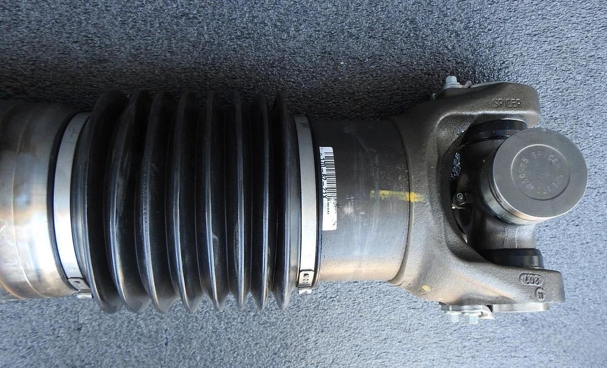 OEM Dana Spicer Driveshaft 170IA55001C-219M / 170IA55001C219M - NEW IN STOCK!