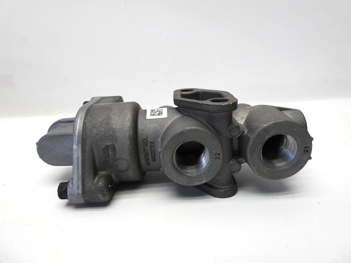 Genuine BENDIX TP-3DC TRACTOR  VALVE - 065706 OEM NEW!