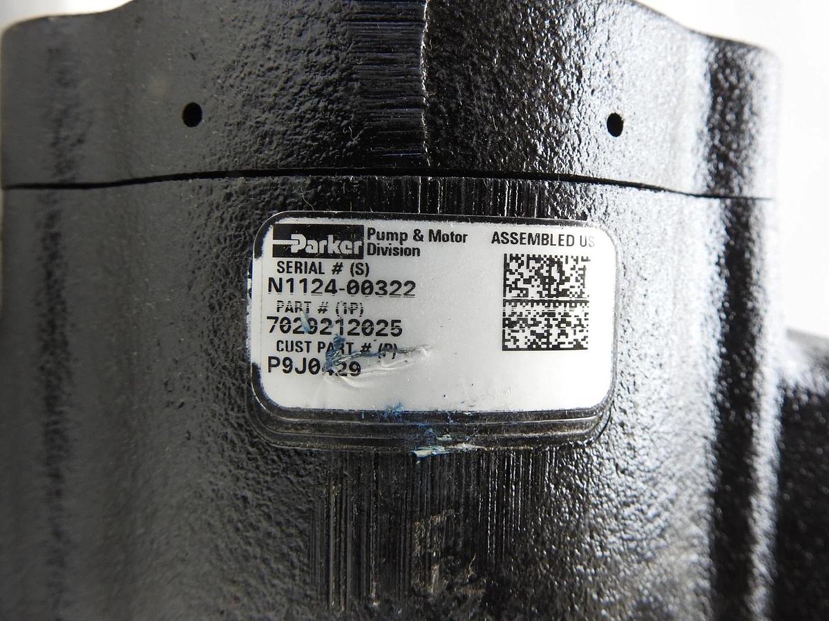 GENUINE Parker 7029212025 Hydraulic Motor P9J0429 (6 Bolt, Keyed Shaft) NEW!