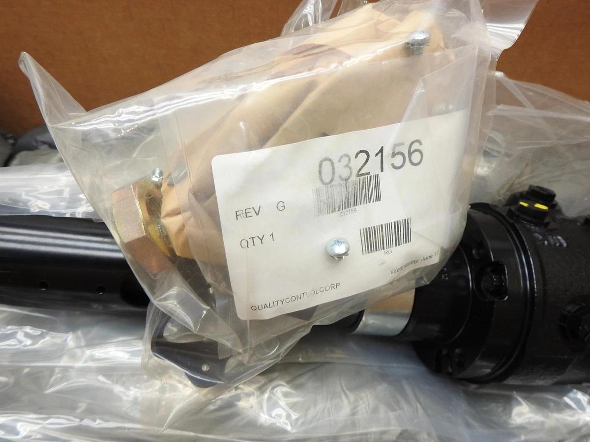 CNH L101493 Steering Gear K67293 K67292 TRW HeavyEquipment Steering Box HGA28015