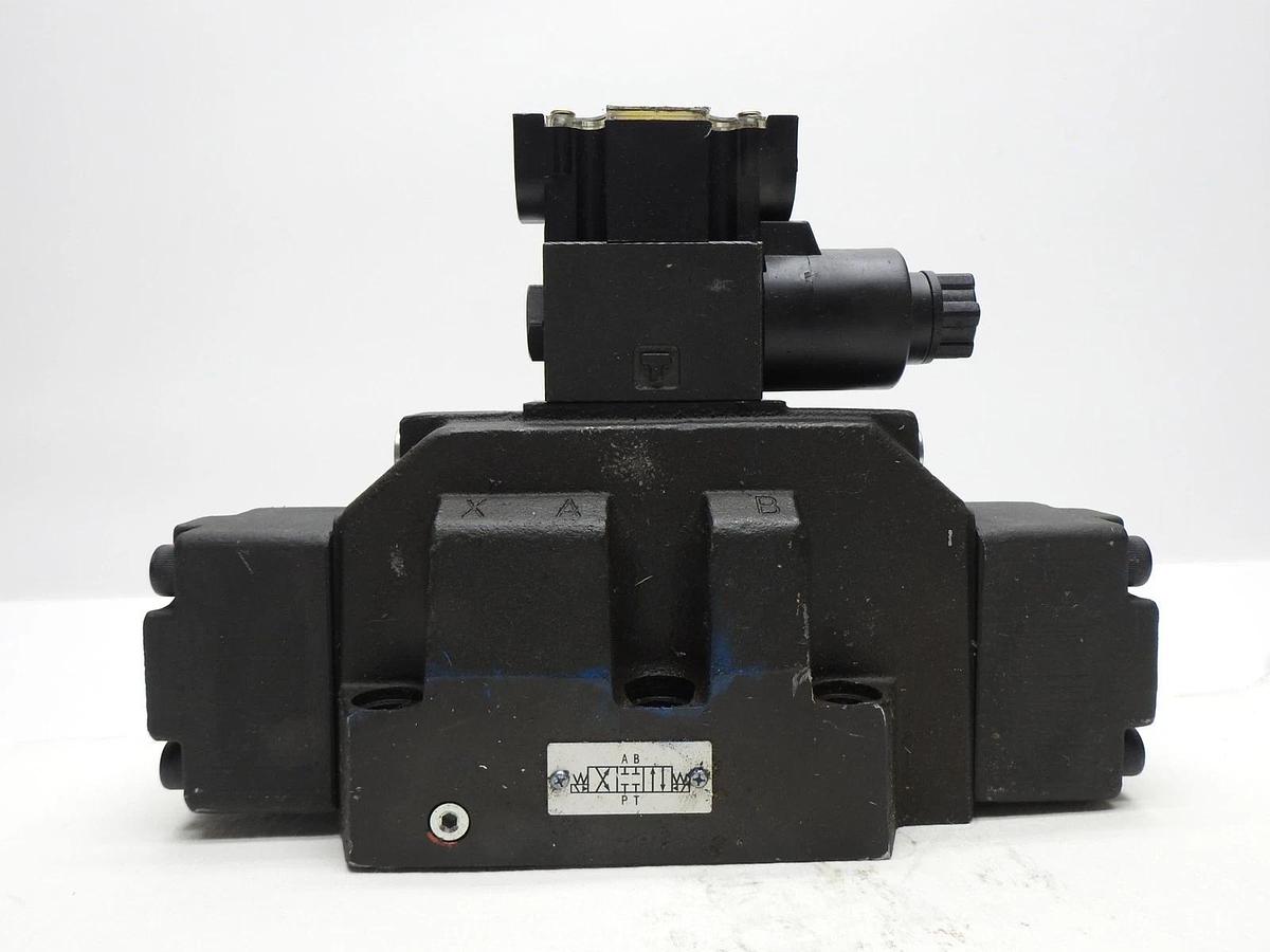 Hyvair D08 Valve D08S-1A-115A-35 Single Solenoid, 2 Position, Spring Offset NEW