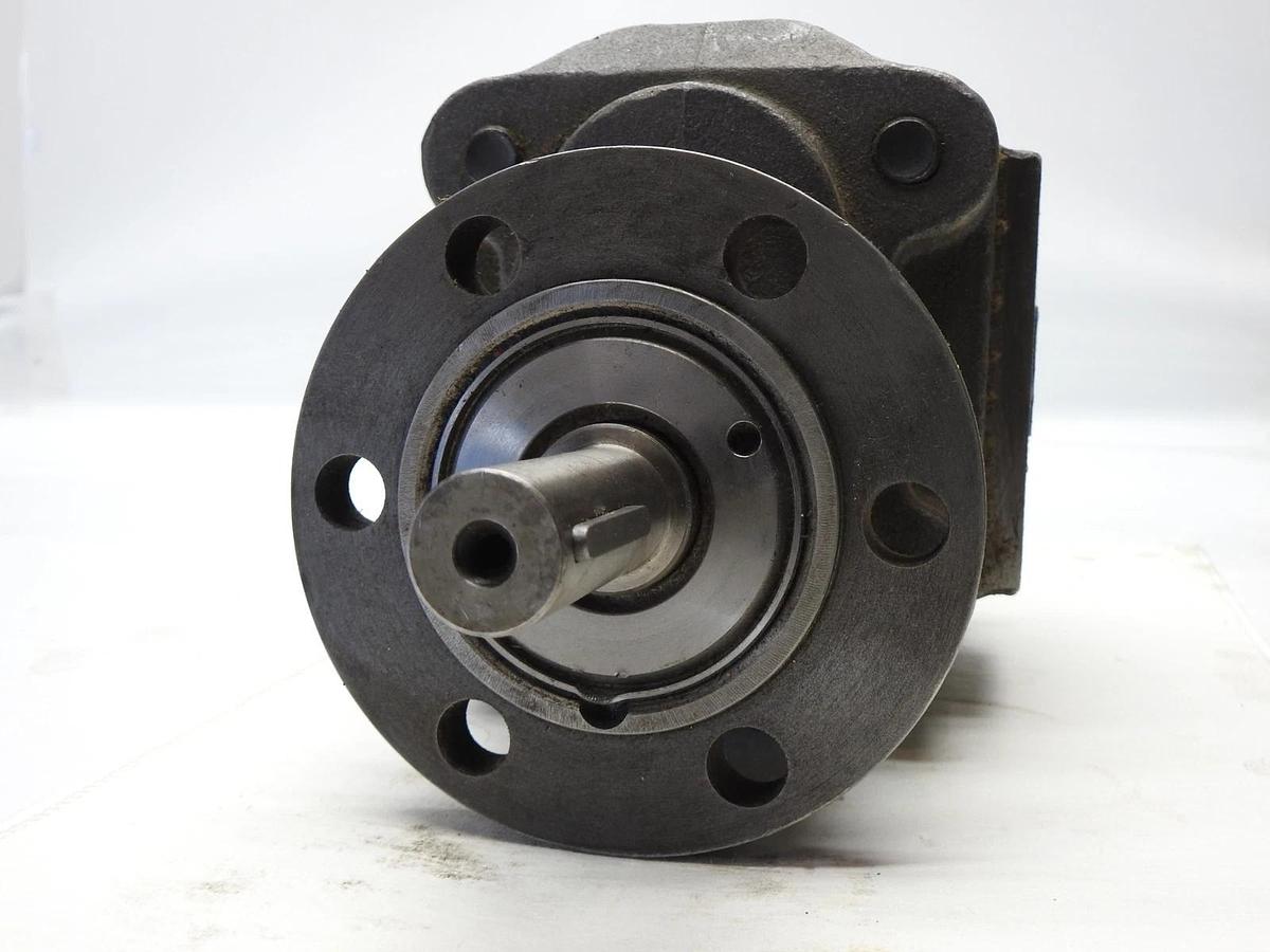 Lynch Hydraulic Gear Pump,  BB-1686-3 (6 Bolt, Keyed Shaft) OEM NEW!