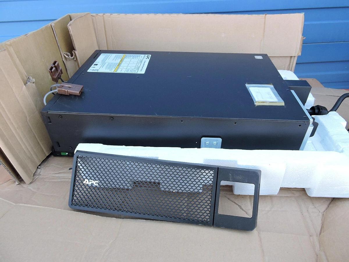 APC SRT5KRMXLT Smart-UPS SRT - NOB UNUSED-  READ DESCRIPTION