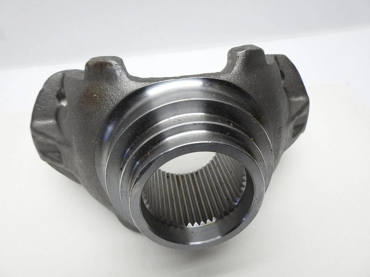 Pinion & Transfer Case Yoke 1350 U-Joint, 36 Spline U-Bolt