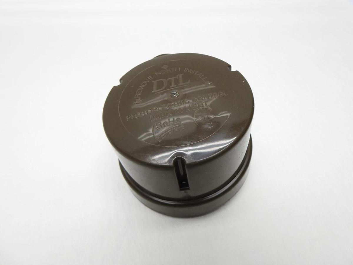Lithonia Lighting Dark To Light DTL Photocontrol DP125 1.5  105-305V - NEW!