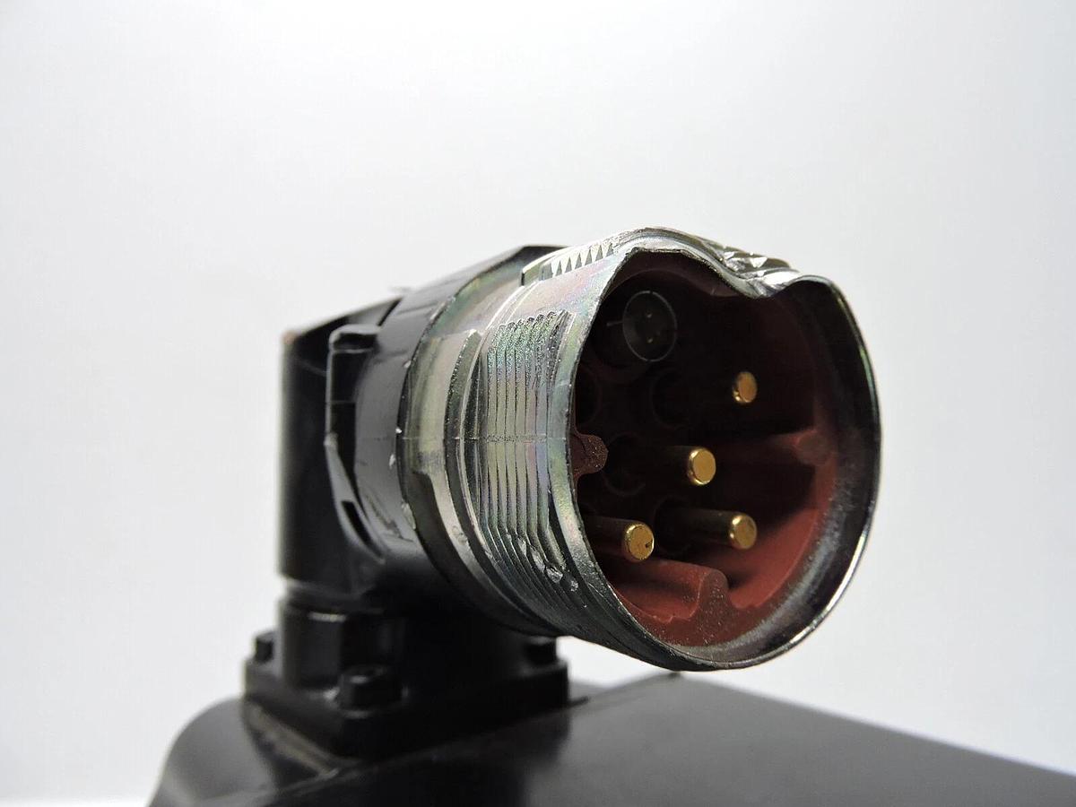 Allen-Bradley Low Intertia Servo Motor VPL-B1654D-PJ12AA - AS IS READ DESCRIPTIO