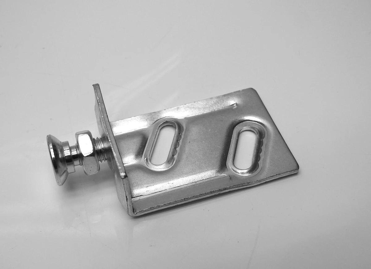 (100/pcs) Hettich 50563 7034 Sliding By-Pass Door Steel Apron with 3/4" Offset