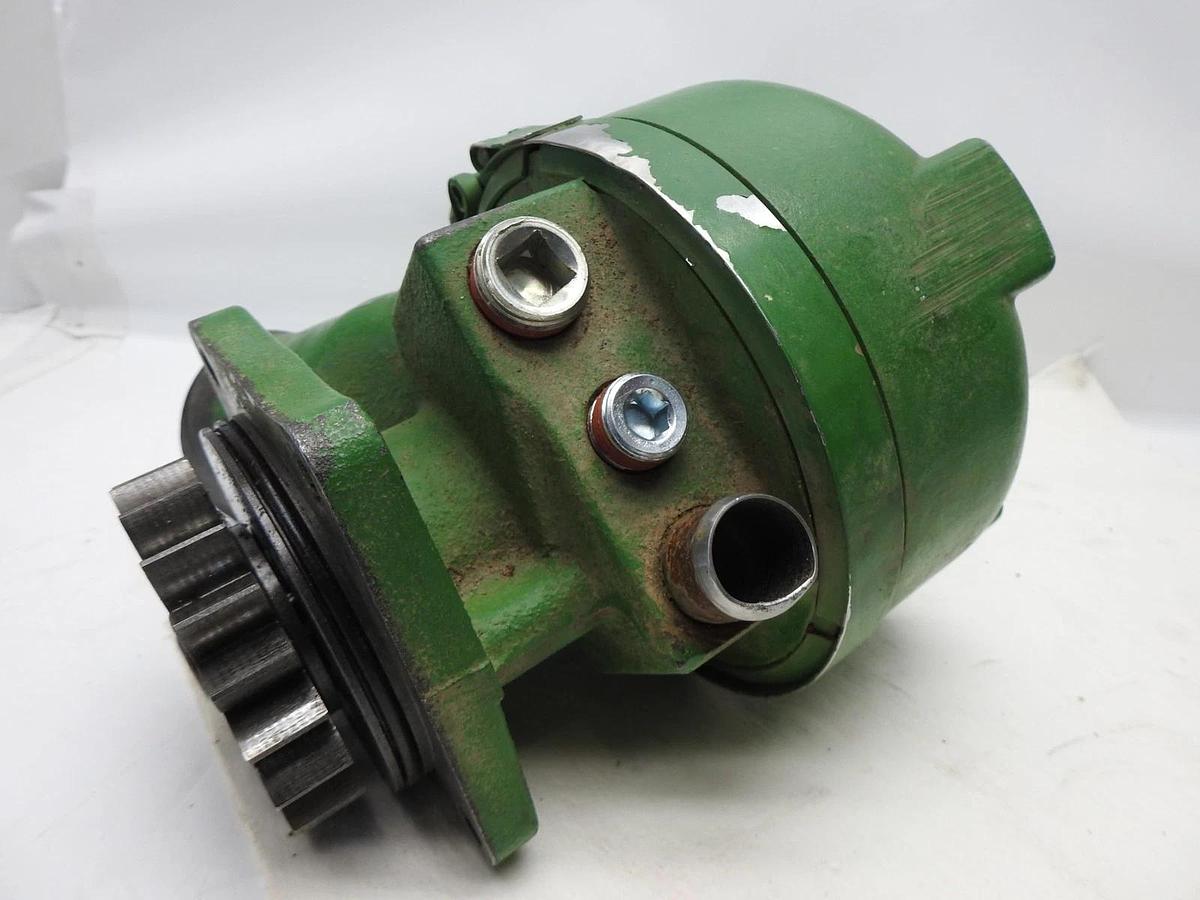 GENUINE John Deere R502576 Water Pump OEM NICE