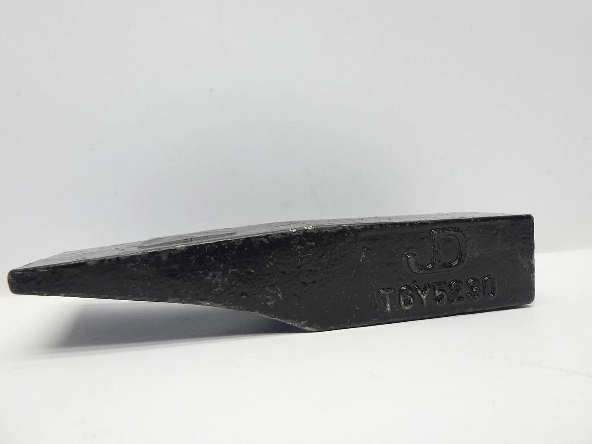 Genuine John Deere T6Y5230 Bucket Scarifier Tooth, 188mm - OEM NEW!