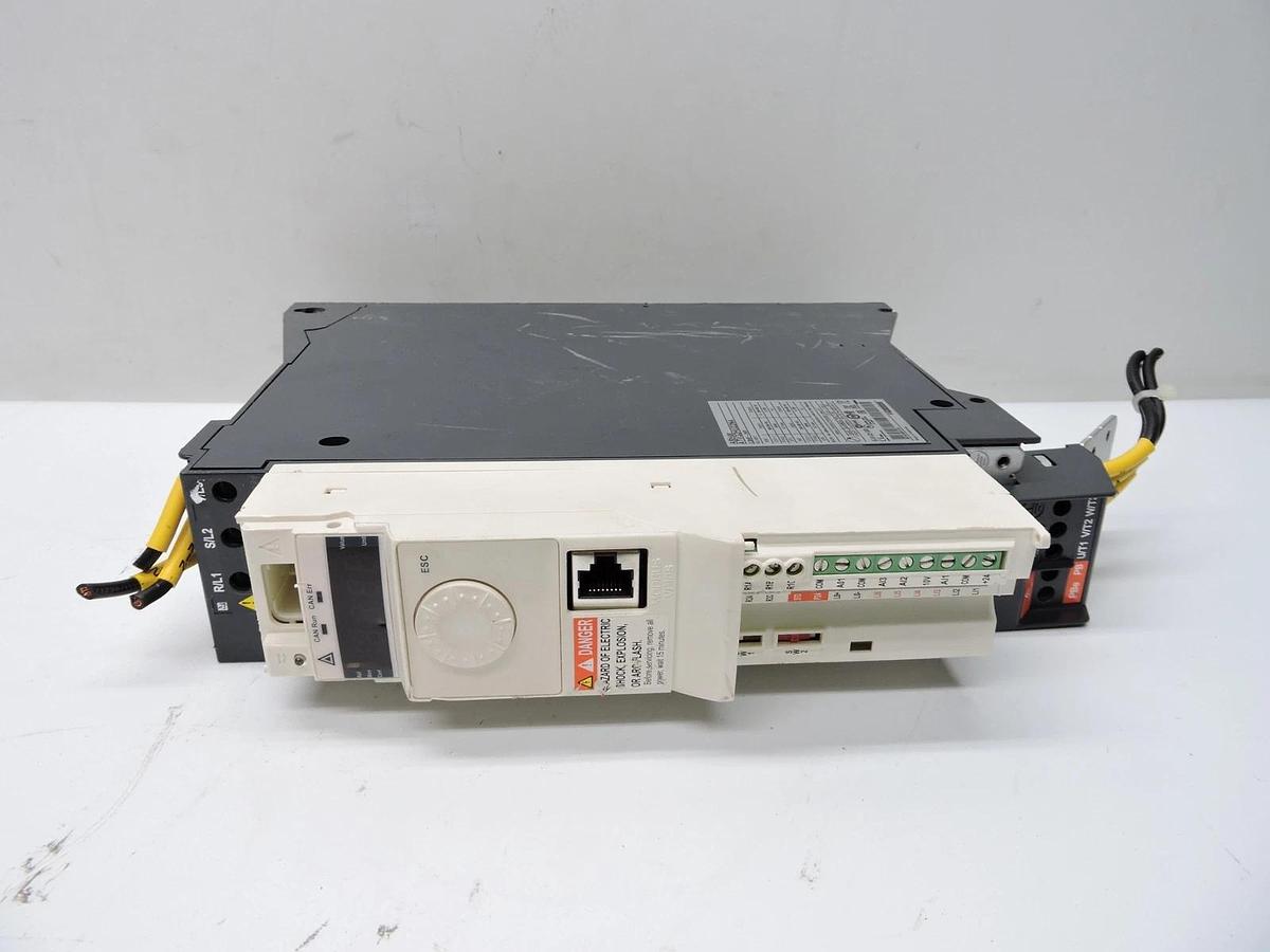 Schneider Electric ATV32HU22N4 Altivar 32 AC Speed Inverter Drive - NOB NEW!