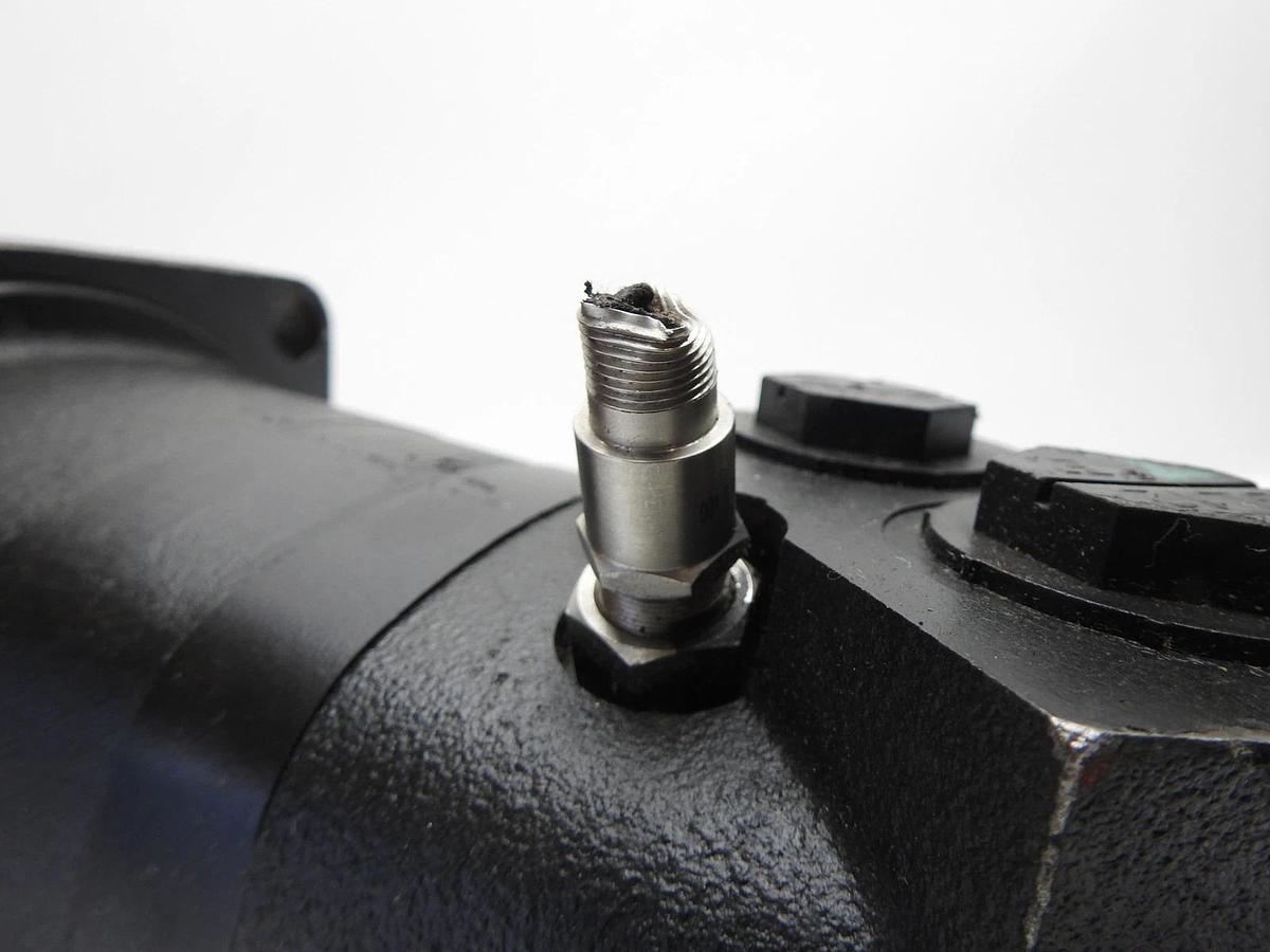 Nordco 50230103 Hydraulic Motor, PROPEL w/ Broken Speed Sensor OEM