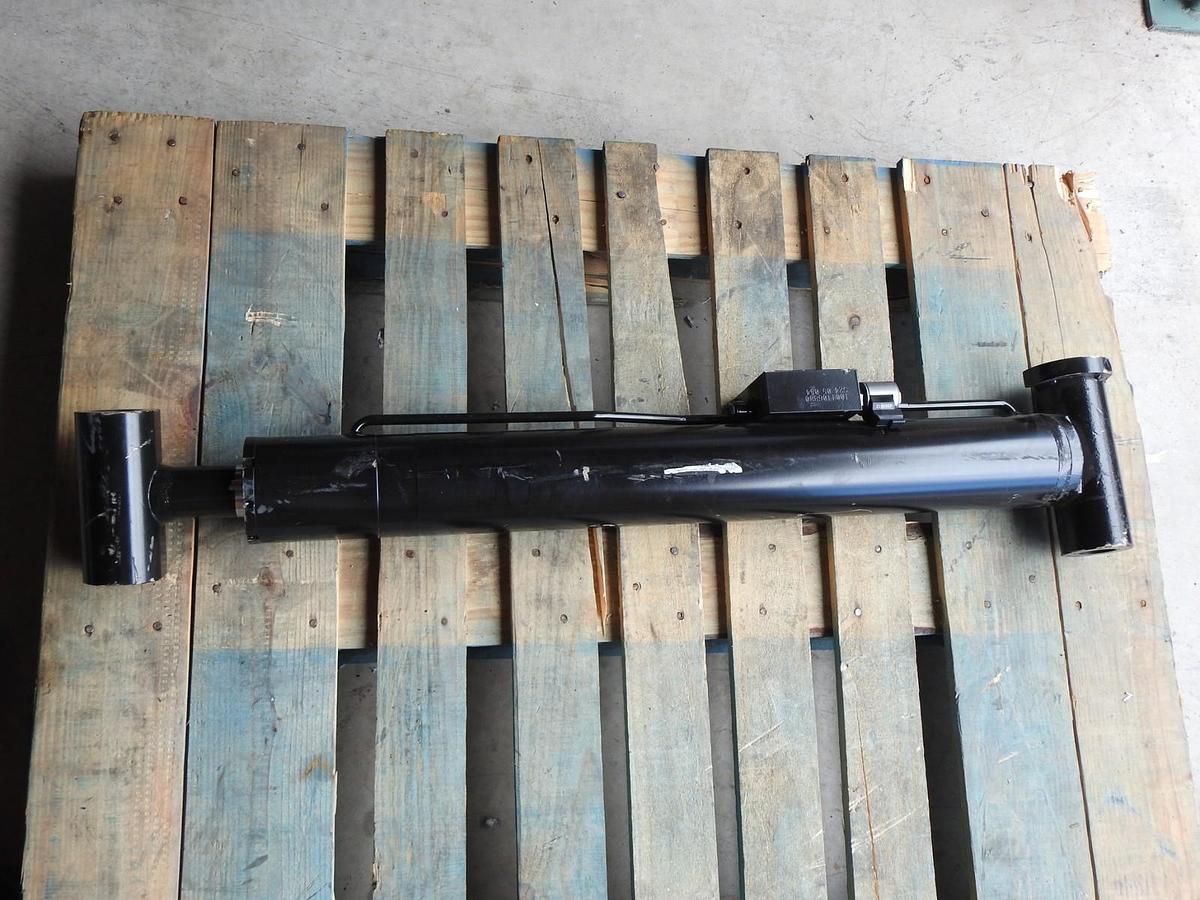 OEM JLG 1001106880 Cylinder, Upper Lift for E300AJP, E300AJ Electric Boom Lift