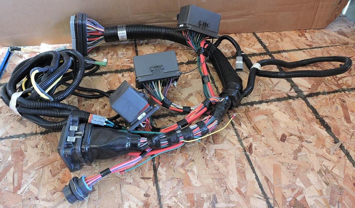 ME5114-B 0889205-SEQ-27 HARNESS For EATON DT461P 0 CAP & CARRIER 904068