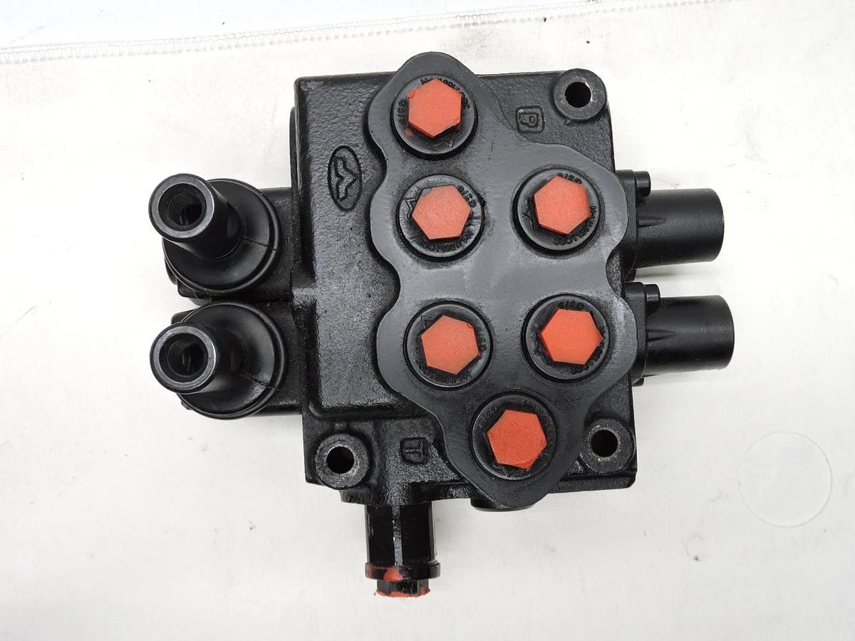 Walvoil 40007594 Hydraulic Distributor Valve for LS MT3.40, LS MT125 LS MT1.25