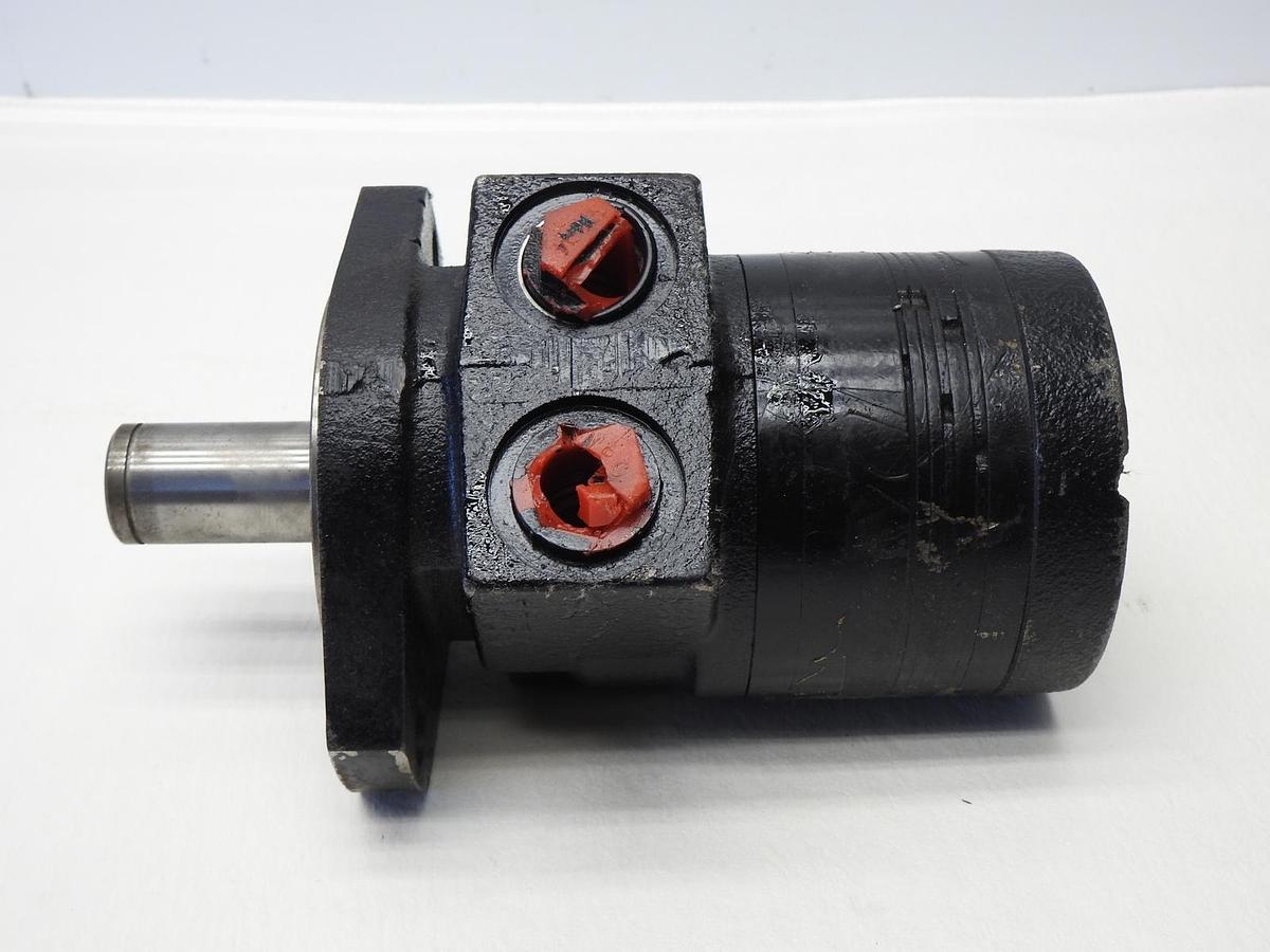 OEM Parker 1310M Hydraulic Motor 08514 2405 (2 Bolt, Keyed Shaft) NOB NEW