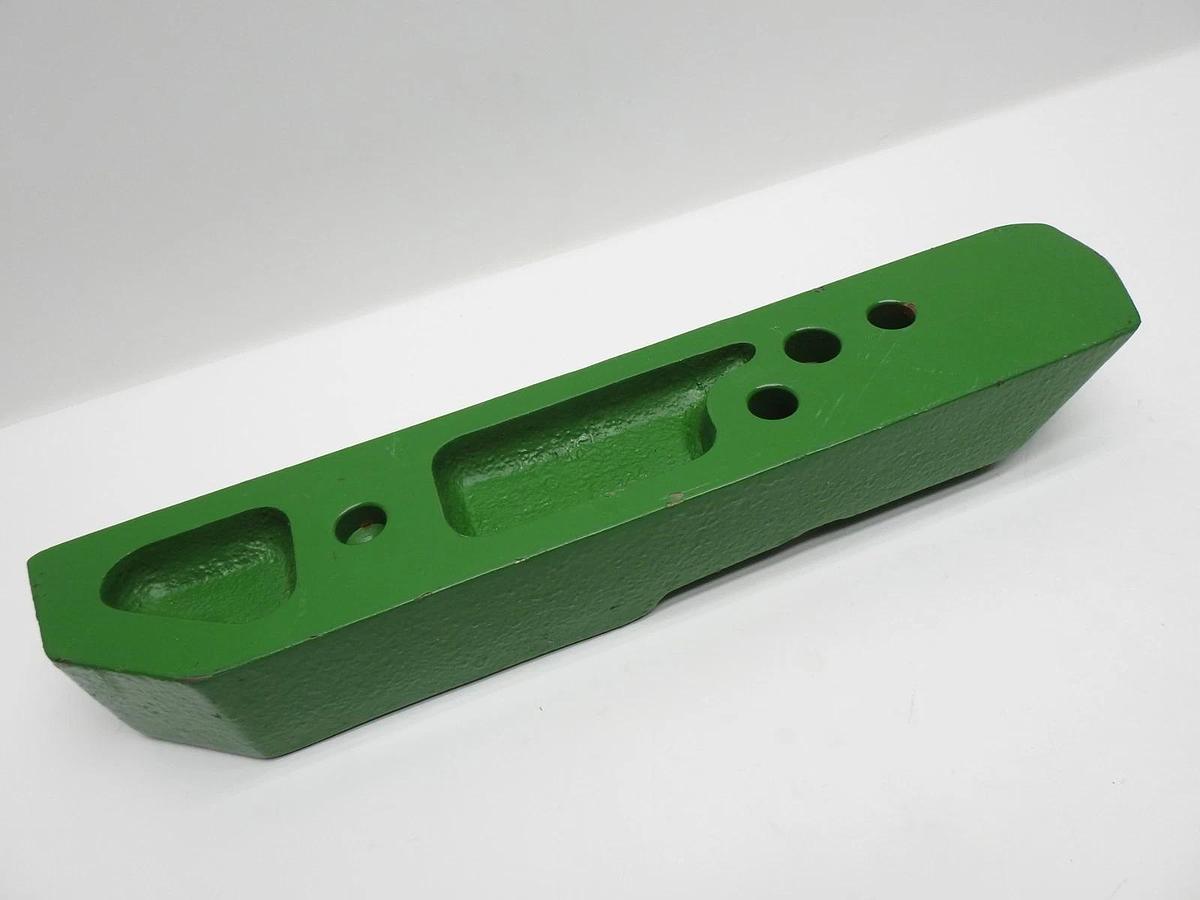 for John Deere Sway Block (RH) R104901 fits 4250 4255 4440 4450 4455 A&I - NEW