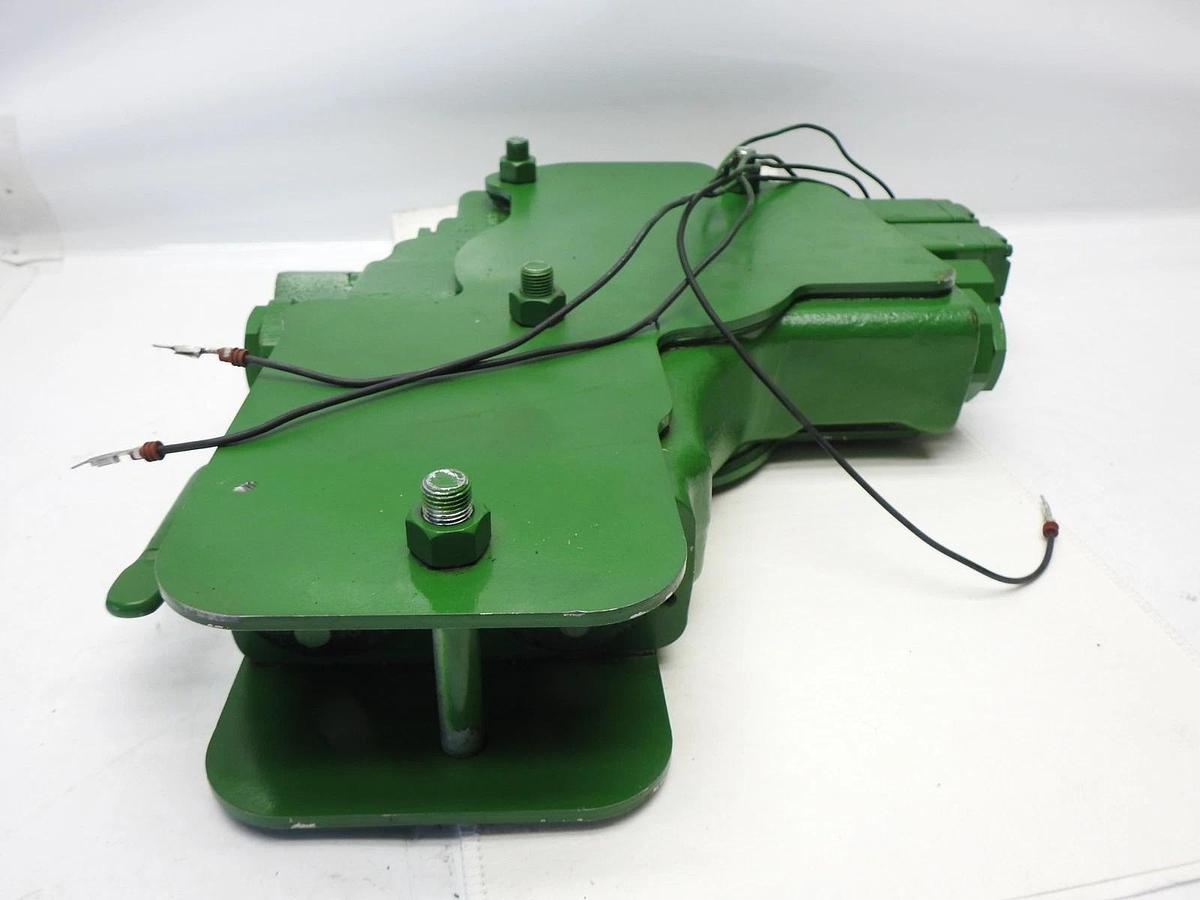 John Deere AR116485, AR115121 Fourth Remote Selective Control Valve Replacement