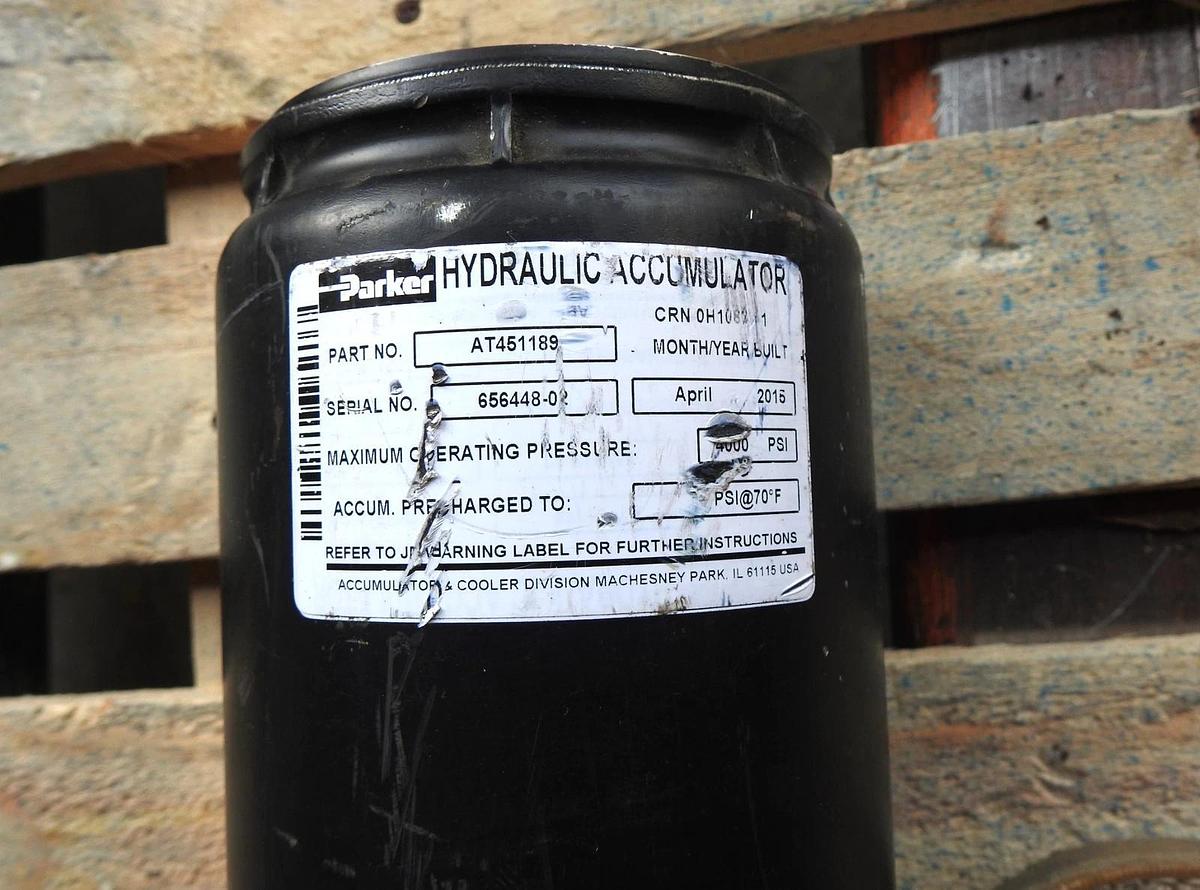 GENUINE Parker John Deere Hydraulic Accumulator AT451189 (4000 PSI Max) NOB NEW!