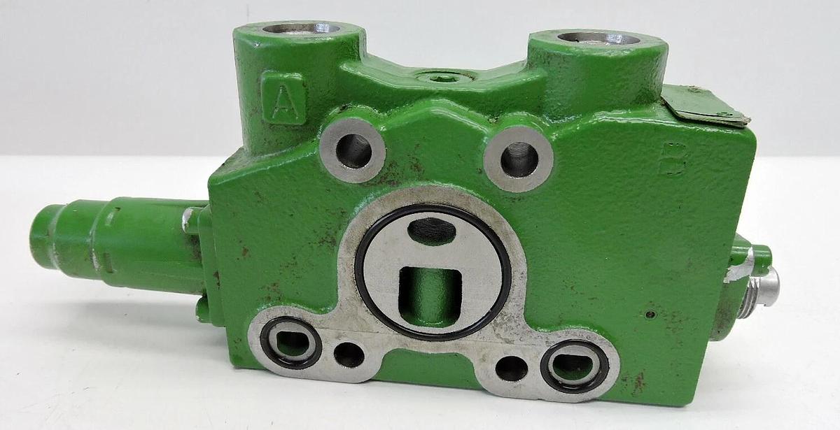 John Deere Hydraulic Control Section 641400280 AF 0068 NEW READ