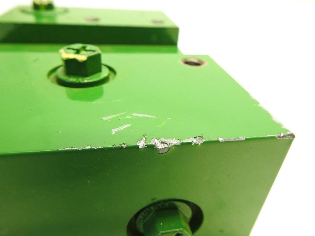 John Deere Hydraulic Valve Assembly Block Ports