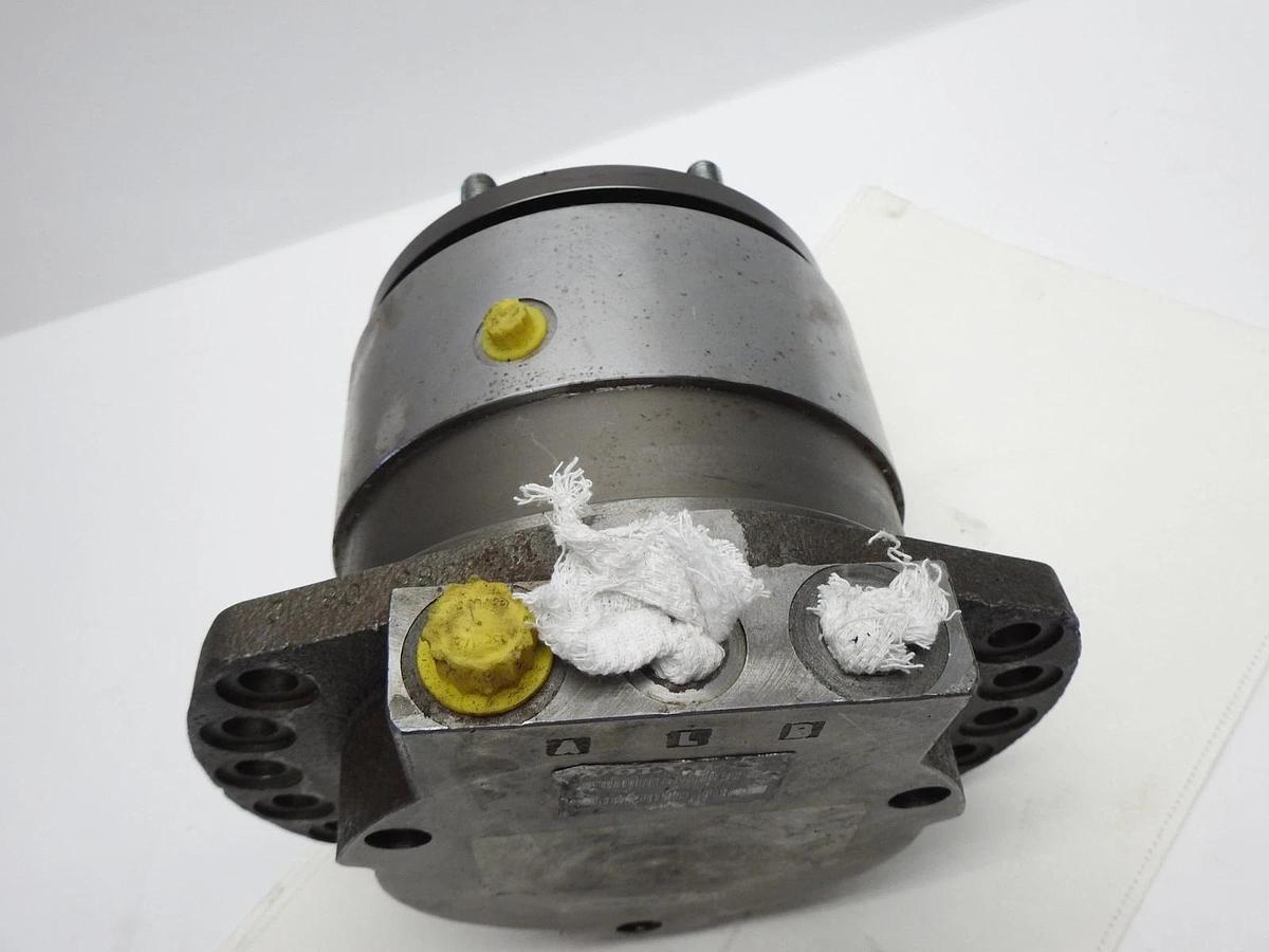 Volvo Rexroth HYDRAULIC MOTOR R921811195 12780711 MCR3S400F180Z32B2M1L04S
