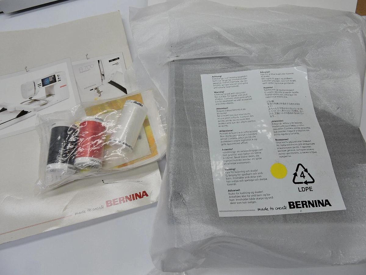 Bernina B700 Embroidery Machine - NEW NEVER USED- Minor Freight Damage!