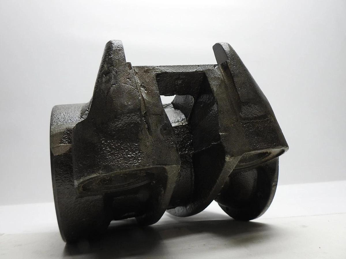 Automann M1116 Trunnion for Mack 3-1/2" x 4" - NEW