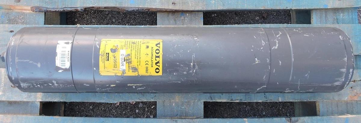 Volvo Accumulator EHP2-C-0090-250-140-XX00AX00Z Volume 9 L Parker - NOB NEW