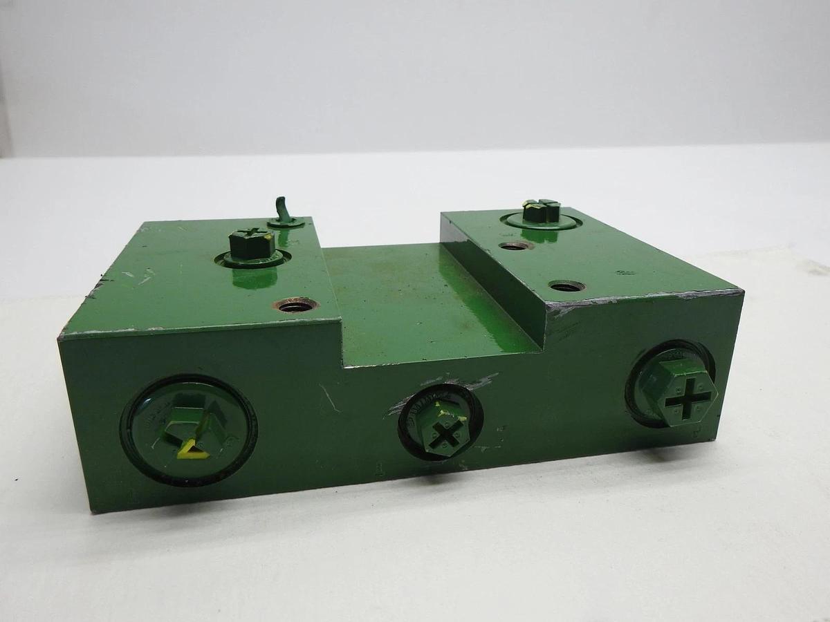 John Deere Hydraulic Valve Assembly Block Ports