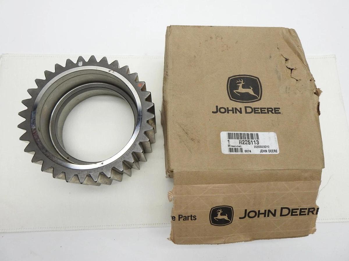 John Deere R225113 Planet Pinion, Gear, Ground for R153611 Carrier ORIGINAL NEW!