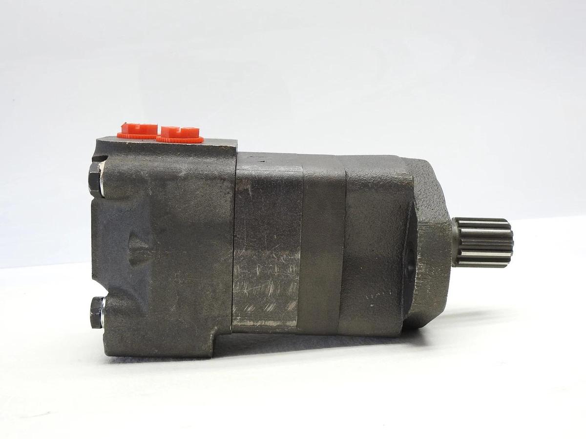 Fluidyne WF104-1033 / WF1041033 1-1/4" 14 TOOTH Splined, 2 Bolt SAE A Flange NEW