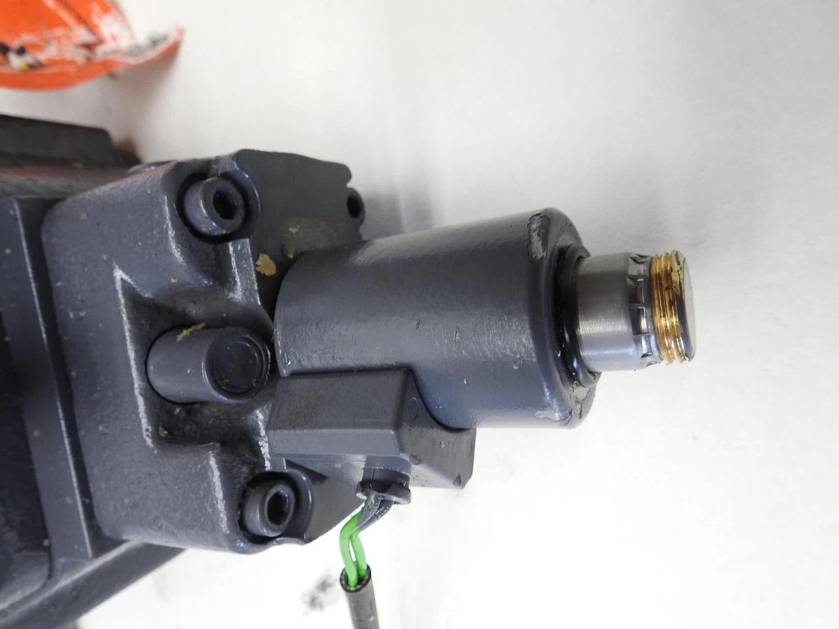 Wirtgen 2477652 Hydraulic Axial Piston Motor Rexroth - NEW BROKEN SHAFT