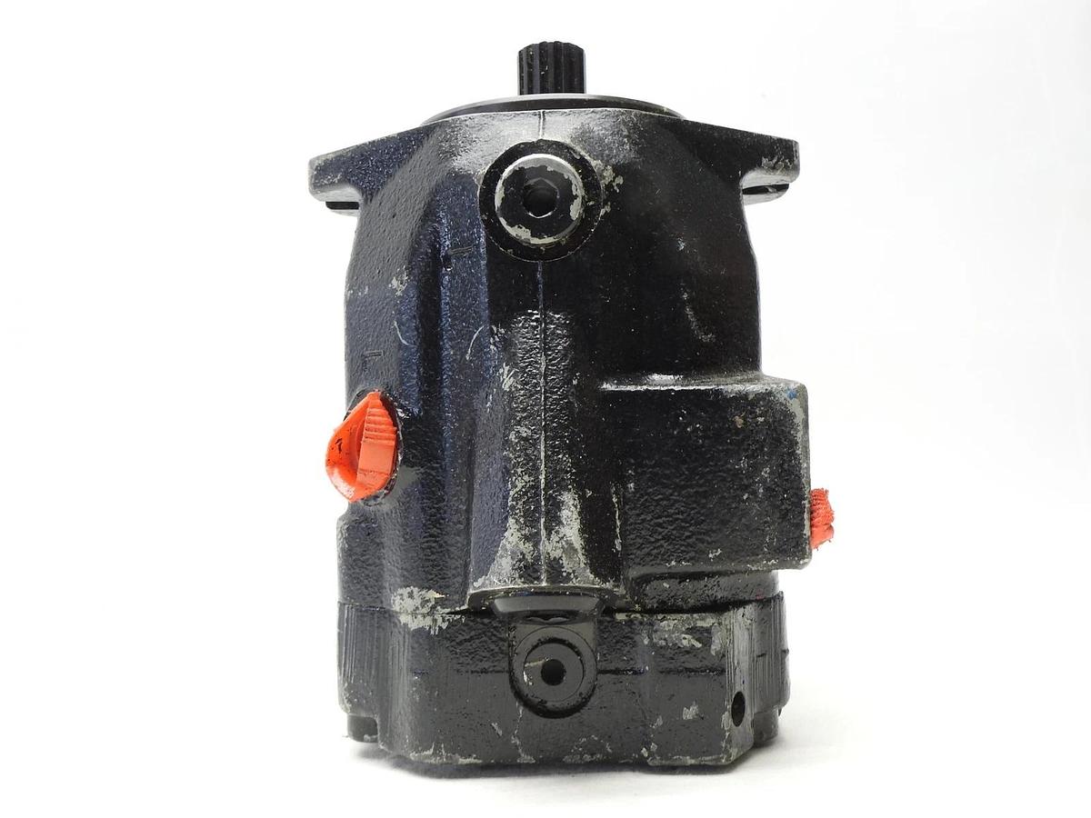 GENUINE Bobcat 6689772REM Hydraulic Drive Motor TOOLCAT 46910179, 6689772 OEM!