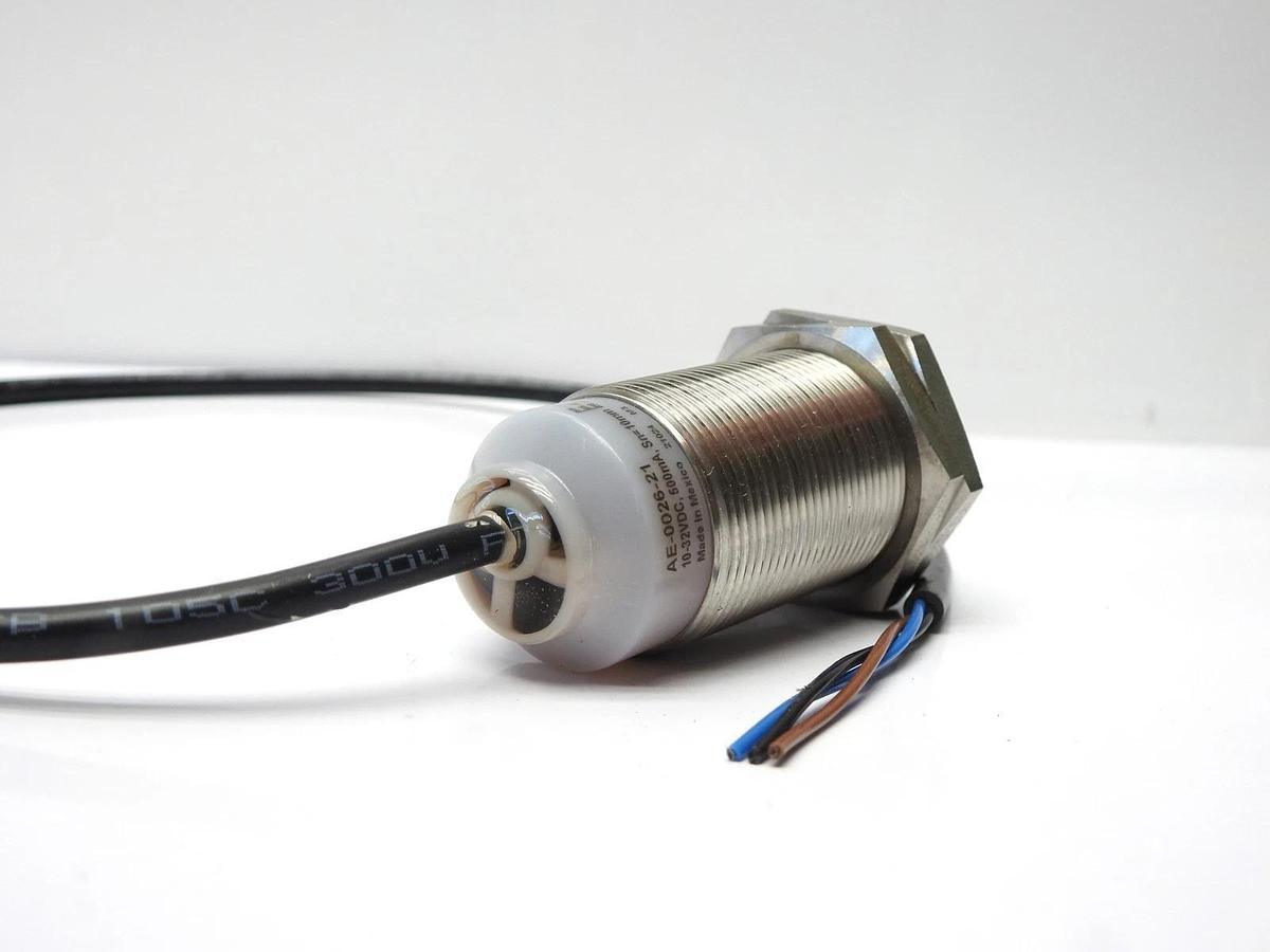 Tubular Inductive Proximity Sensor Replaces E57LAL30T110 (500mA NPN, 21" Cable)